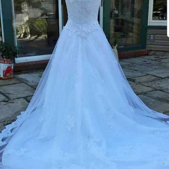 Wedding Dress - Picture 2 of 16